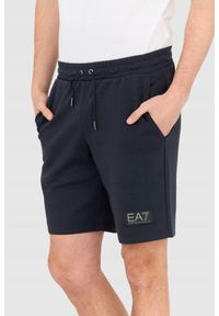 EA7 Emporio Armani - EA7 Granatowe męskie szorty dresowe, Rozmiar S. Kolor: niebieski. Materiał: dresówka, bawełna. Długość: krótkie. Wzór: aplikacja