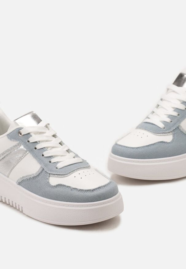 Born2be - Biało-Niebieskie Sneakersy na Grubej Podeszwie z Brokatowymi Wstawkami Qmalthea. Nosek buta: okrągły. Zapięcie: sznurówki. Kolor: biały. Materiał: materiał. Obcas: na obcasie. Wysokość obcasa: niski