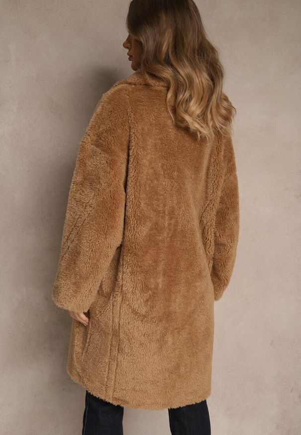 Renee - Brązowy Płaszcz Teddy o Dwurzędowym Kroju Oversize Azzena. Okazja: na co dzień, na spacer. Typ kołnierza: golf. Kolor: brązowy. Materiał: jeans. Styl: casual