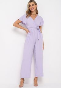 Born2be - Fioletowy Kombinezon z Wiskozy Cephinous. Okazja: na co dzień. Kolor: fioletowy. Materiał: wiskoza. Długość rękawa: krótki rękaw. Długość: krótkie. Wzór: jednolity. Sezon: lato. Styl: casual #1