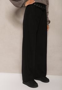 Renee - Czarne Spodnie Sztruksowe o Szerokim Kroju High Waist z Paskiem Valoma. Okazja: na co dzień. Stan: podwyższony. Kolor: czarny. Materiał: sztruks. Styl: retro, elegancki, casual
