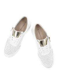 Sneakersy damskie Vinceza, ze skóry naturalnej licowej ażurowa cholewka zamek i sznurowanie lekka podeszwa, białe, 95402. Okazja: na co dzień. Zapięcie: sznurówki. Kolor: biały. Materiał: skóra. Szerokość cholewki: normalna. Wzór: ażurowy. Styl: casual, klasyczny, elegancki #5