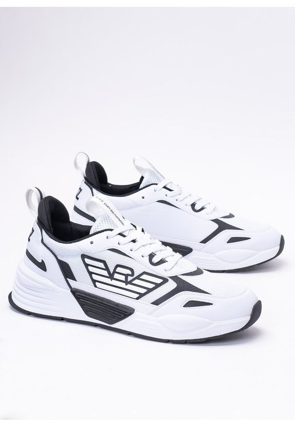 Sneakersy męskie białe EA7 Emporio Armani X8X070 XK165 Q491. Okazja: do pracy, na spacer, na co dzień. Kolor: czarny. Sport: turystyka piesza