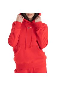 Bluza Nike Sportswear Phoenix Fleece DQ5872-657 - czerwona. Typ kołnierza: kaptur. Kolor: czerwony. Materiał: bawełna, tkanina, poliester. Długość rękawa: raglanowy rękaw. Styl: klasyczny, sportowy