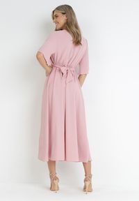 Born2be - Jasnoróżowa Sukienka Maxi z Ozdobnym Wiązaniem i Gumką w Talii Myrcella. Kolor: różowy. Długość: maxi #3