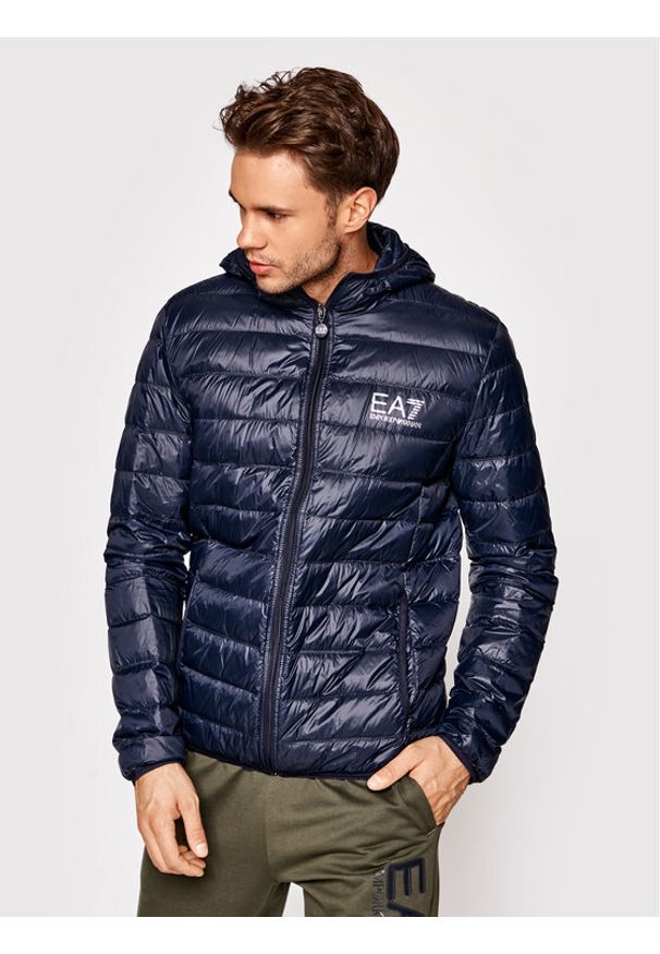 EA7 Emporio Armani Kurtka puchowa 8NPB02 PN29Z 1578 Granatowy Regular Fit. Kolor: niebieski. Materiał: syntetyk