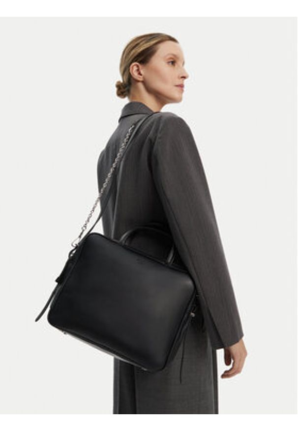 Weekend Max Mara Torebka 2515511174650 Czarny. Kolor: czarny. Materiał: skórzane