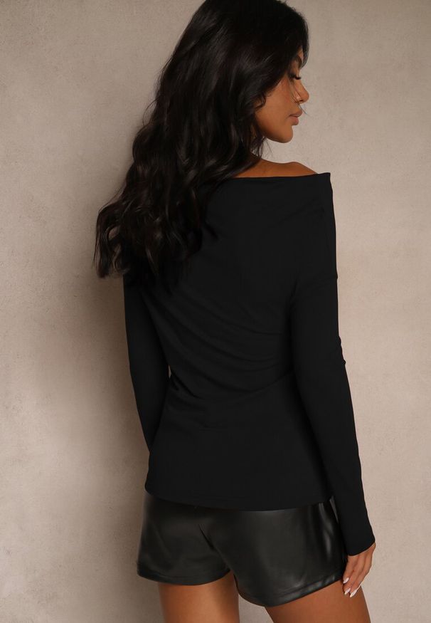 Renee - Czarna Bluzka Longsleeve Vices z Asymetrycznym Dekoltem Fertie. Okazja: na co dzień. Kolor: czarny. Materiał: jeans. Długość rękawa: długi rękaw. Długość: długie. Styl: casual, elegancki