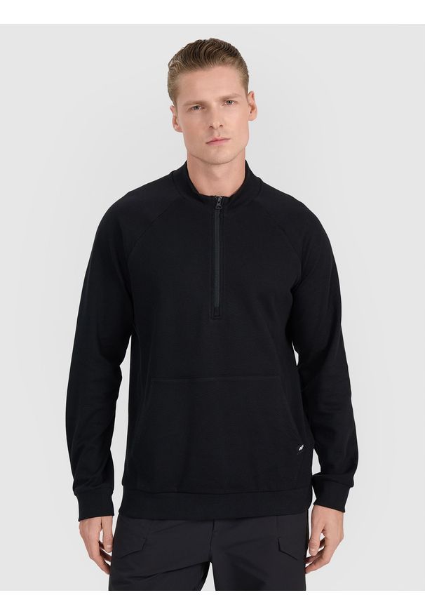 4f - 4F Bluza dresowa nierozpinana bez kaptura męska - czarna XXL. Okazja: na co dzień. Typ kołnierza: bez kaptura. Kolor: czarny. Materiał: dresówka. Długość rękawa: raglanowy rękaw. Wzór: ze splotem. Styl: elegancki, casual, sportowy, street. Sport: koszykówka