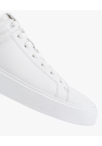 Balmain - BALMAIN - Białe sneakersy ze skóry B-Court. Okazja: na co dzień. Kolor: biały. Materiał: skóra #4