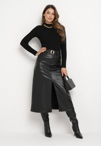 Born2be - Czarna Trapezowa Spódnica Maxi z Ekoskóry i Rozcięciem Aramira. Kolor: czarny. Materiał: skóra