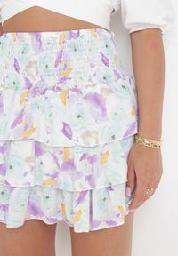 Born2be - Fioletowa Spódnica Mini z Falbankami w Kwiatki Quartilla. Kolor: fioletowy. Wzór: kwiaty