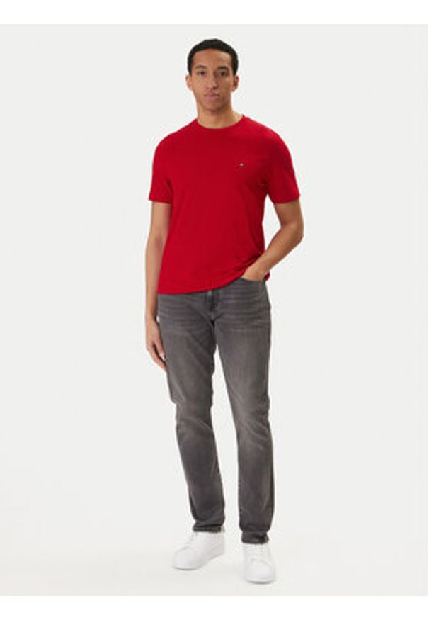 TOMMY HILFIGER - Tommy Hilfiger T-Shirt Ess Seasonal MW0MW39995 Czerwony Regular Fit. Kolor: czerwony. Materiał: bawełna