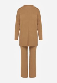 Born2be - Brązowy Prążkowany Komplet Dzianinowy z Bawełną Sweter z Półgolfem i Spodnie Elweda. Kolor: brązowy. Materiał: prążkowany, bawełna, dzianina #6