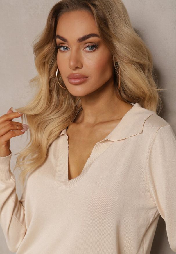 Renee - Beżowy Sweter z Wiskozą i Ozdobnym Kołnierzykiem Ceaola. Okazja: na co dzień, na spotkanie biznesowe, do pracy. Kolor: beżowy. Materiał: wiskoza. Styl: biznesowy, casual