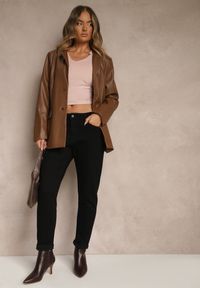 Renee - Czarne Jeansy Mom Fit w Klasycznym Stylu Bellaxia. Okazja: na spacer. Stan: podwyższony. Kolor: czarny. Styl: klasyczny