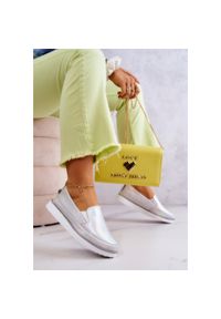 Damskie Skórzane Tenisówki Slip-On S.Barski Holograficzne Srebrne srebrny. Zapięcie: bez zapięcia. Kolor: srebrny. Materiał: skóra #2