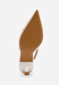 Renee - Białe Czółenka Slingback z Siateczki VICES na Klepsydrze z Haftem i Koralikami Vilin. Okazja: na wesele, na imprezę, na ślub cywilny. Zapięcie: pasek. Kolor: biały. Wzór: haft. Styl: klasyczny, elegancki #9