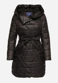 Born2be - Czarna Długa Pikowana Kurtka z Kapturem Wiązana w Talii Ansibel. Okazja: na co dzień. Typ kołnierza: kaptur. Kolor: czarny. Długość: długie. Styl: casual, elegancki #3