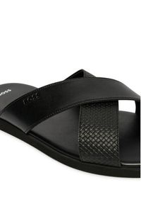 BOSS Klapki Darrel 50563155 Czarny. Kolor: czarny. Materiał: skóra #6