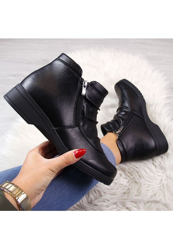 Czarne botki LADIES STYLE
