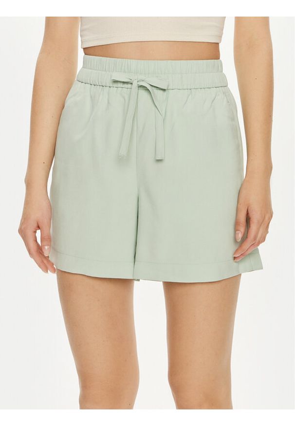 Vero Moda Szorty materiałowe Carmen 10278931 Zielony Loose Fit. Kolor: zielony. Materiał: wiskoza
