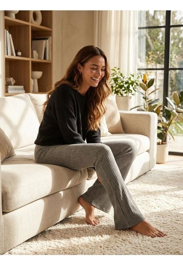 Sinsay - Prążkowane spodnie z szeroką nogawką - szary. Kolor: szary. Materiał: prążkowany