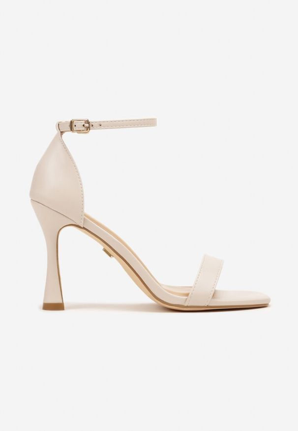 Renee - Jasnobeżowe Sandały na Szpilce Vices z Kwadratowym Noskiem Linasena. Okazja: na spotkanie biznesowe, do pracy. Zapięcie: sprzączka. Kolor: beżowy. Sezon: lato. Obcas: na szpilce. Styl: biznesowy, klasyczny