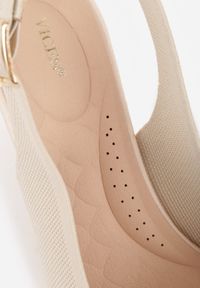 Renee - Beżowe Czółenka Slingback VICES z Tkaniny na Niskim Obcasie z Wkładką Soft-Pillow Orinysha. Okazja: na co dzień, do pracy, na spotkanie biznesowe. Nosek buta: szpiczasty. Zapięcie: pasek. Kolor: beżowy. Szerokość cholewki: normalna. Materiał: tkanina. Obcas: na obcasie. Styl: casual, biznesowy, elegancki. Wysokość obcasa: niski #4