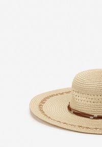 Renee - Beżowy Duży Kapelusz z Plecionki Naturalnej Udekorowany Wokół Rzemykami Aothiri. Kolor: beżowy. Sezon: lato. Styl: elegancki, casual