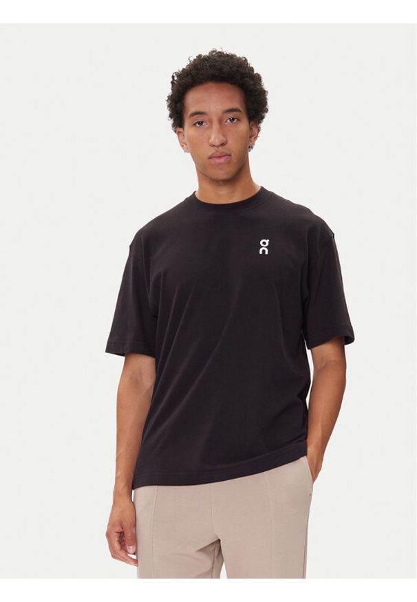 On T-Shirt Club-T 1ME1005 Czarny Relaxed Fit. Kolor: czarny. Materiał: bawełna