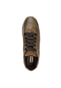 Wittchen - Damskie sneakersy z trzech rodzajów skóry na platformie khaki. Nosek buta: okrągły. Zapięcie: pasek. Kolor: brązowy. Materiał: skóra. Wzór: paski. Obcas: na platformie #5