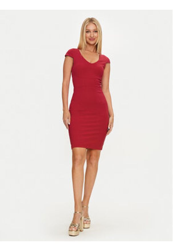 Marciano Guess Sukienka codzienna 4YGK23 6375Z Czerwony Bodycon Fit. Okazja: na co dzień. Kolor: czerwony. Materiał: wiskoza. Typ sukienki: bodycon, proste. Styl: casual