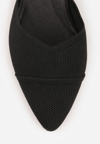 Born2be - Czarne Strukturalne Czółenka VICES na Słupku z Paskiem wokół Kostki Kallimei. Okazja: na co dzień, na spotkanie biznesowe. Zapięcie: pasek. Kolor: czarny. Materiał: jeans. Obcas: na słupku. Styl: casual, biznesowy, elegancki #4