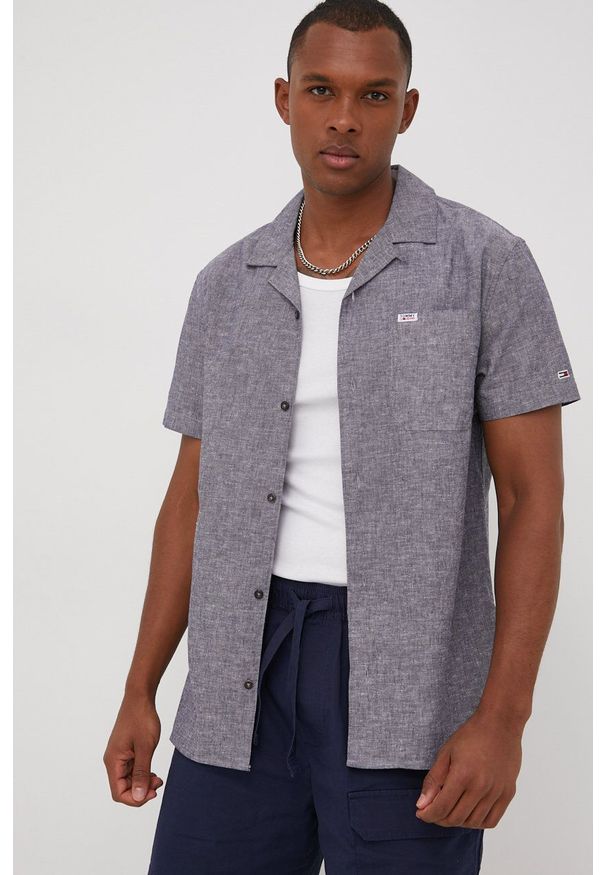 Tommy Jeans koszula z domieszką lnu męska kolor szary regular. Kolor: szary. Materiał: len. Długość rękawa: krótki rękaw. Długość: krótkie