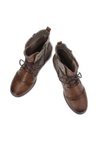 Brązowe Botki Mustang Modne Buty Damskie. Okazja: na co dzień. Zapięcie: sznurówki. Kolor: brązowy. Materiał: futro, skóra ekologiczna, syntetyk, materiał. Styl: casual, elegancki #8