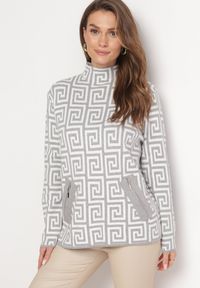 Born2be - Szary Sweter z Półgolfem o Geometrycznym Wzorze i Ozdobnymi Suwakami Waqaia. Kolor: szary. Materiał: dzianina. Wzór: geometria. Sezon: jesień, zima #5