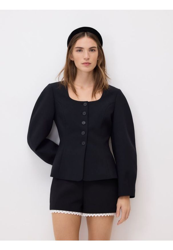 Reserved - Szorty z ozdobną wstawką - czarny. Kolor: czarny. Materiał: wiskoza, tkanina