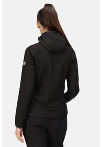 Softshell turystyczny damski Regatta Arec III z kapturem. Typ kołnierza: kaptur. Kolor: szary, wielokolorowy, brązowy, czarny. Materiał: poliester, softshell, elastan. Sport: turystyka piesza #2