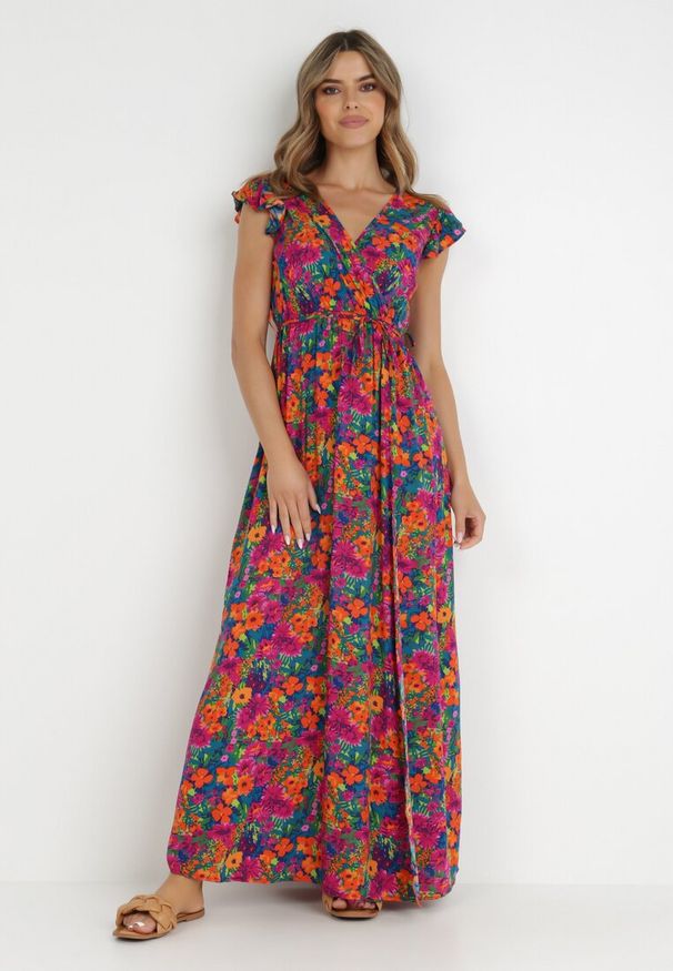 Born2be - Fuksjowa Sukienka Oceshi. Typ kołnierza: kokarda, kołnierz z falbankami. Kolor: różowy. Materiał: materiał. Wzór: kwiaty. Typ sukienki: kopertowe. Długość: maxi