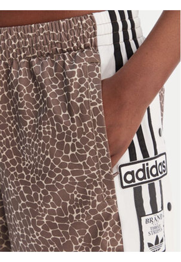 Adidas - adidas Szorty sportowe Adibreak KD8821 Beżowy Loose Fit. Kolor: beżowy. Materiał: syntetyk