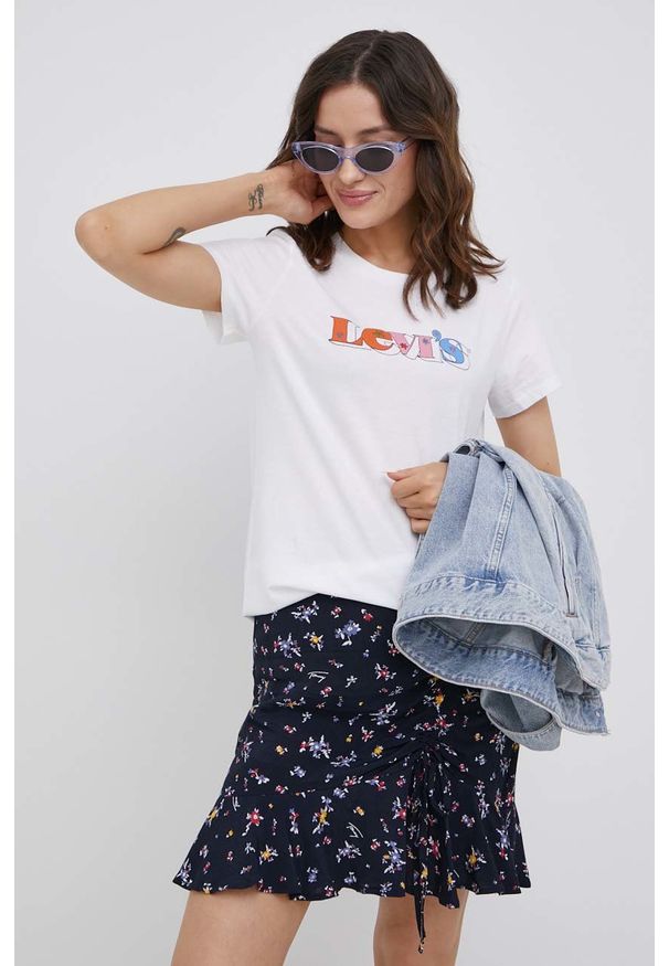 Levi's® - Levi's T-shirt bawełniany kolor biały. Okazja: na co dzień, na spotkanie biznesowe. Kolor: biały. Materiał: bawełna. Wzór: nadruk. Styl: biznesowy, casual