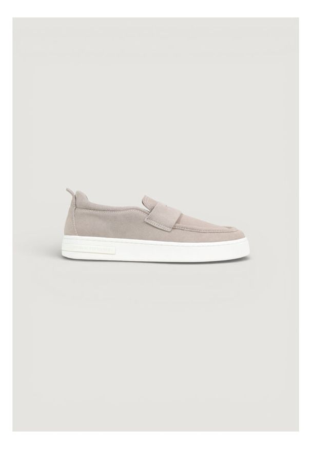 Armani Exchange Loafersy XM002632 AF19687 Z1030 Beżowy. Kolor: beżowy. Materiał: zamsz, skóra