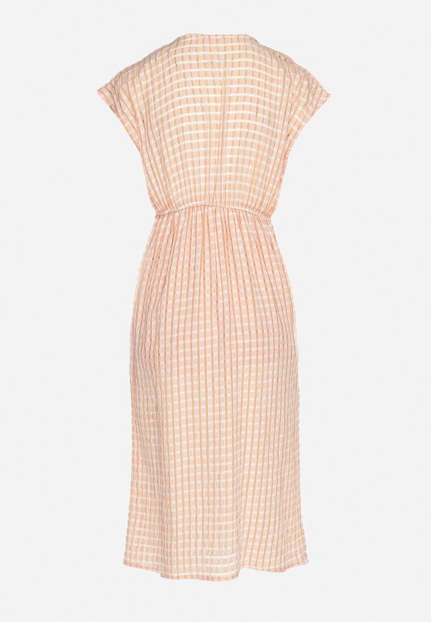 Born2be - Pomarańczowa Ażurowa Sukienka z Wiskozą Ozdobiona Marszczeniem Nelsedi. Okazja: na co dzień. Typ kołnierza: dekolt w kształcie V. Kolor: pomarańczowy. Materiał: wiskoza. Wzór: ażurowy, aplikacja. Sezon: lato. Typ sukienki: proste. Styl: elegancki, casual