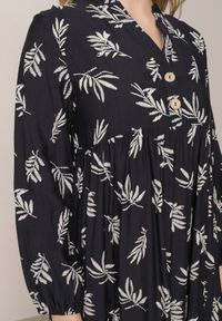 Born2be - Niebieska Rozkloszowana Sukienka z Wiskozy z Dekoltem na Guziki Watesa. Okazja: na co dzień. Kolor: niebieski. Materiał: wiskoza. Typ sukienki: rozkloszowane, proste. Styl: boho, casual #7