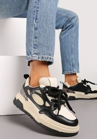 Renee - Czarne Sneakersy na Niskiej Platformie z Grubymi Sznurowadłami Odellia. Okazja: na co dzień. Kolor: czarny. Materiał: jeans. Obcas: na platformie #1