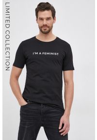 Answear Lab T-shirt bawełniany X kolekcja limitowana BE SHERO kolor czarny. Okazja: na co dzień. Kolor: czarny. Materiał: bawełna. Wzór: nadruk. Styl: wakacyjny #1