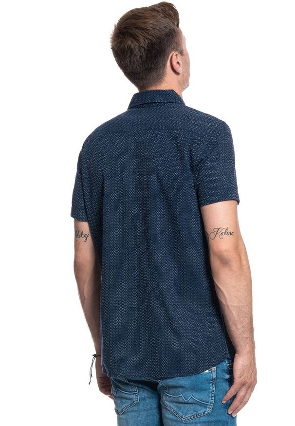 Mustang - MĘSKA KOSZULA MATERIAŁOWA MUSTANG COLLIN DOBBY SHIRT 1009828 4136. Materiał: materiał