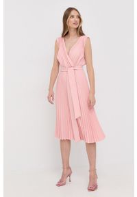 Nissa sukienka kolor różowy midi rozkloszowana. Kolor: różowy. Materiał: tkanina. Typ sukienki: rozkloszowane, plisowane. Długość: midi #2