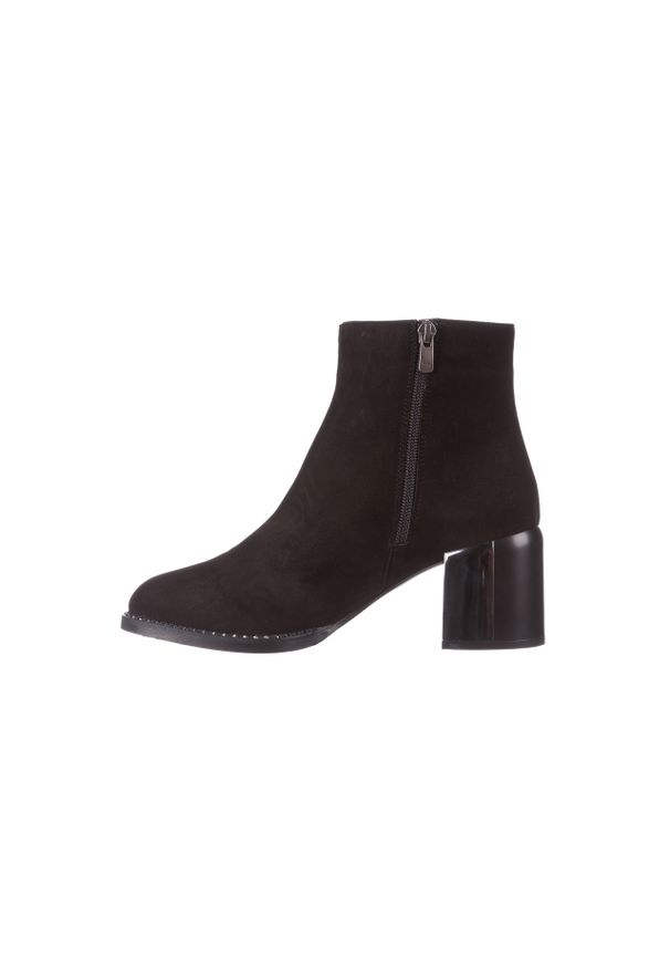 Botki Bayla-195 20K-6501 Black Suede 195003, Czarny, Skóra naturalna. Okazja: na co dzień. Zapięcie: zamek. Kolor: czarny. Materiał: skóra. Szerokość cholewki: normalna. Obcas: na obcasie. Styl: casual, klasyczny. Wysokość obcasa: średni